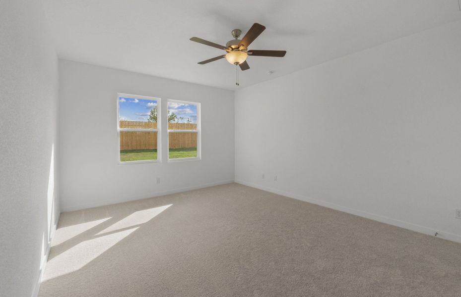 Spacious, unfurnished interior of a new home in County View, Temple (Image 20).