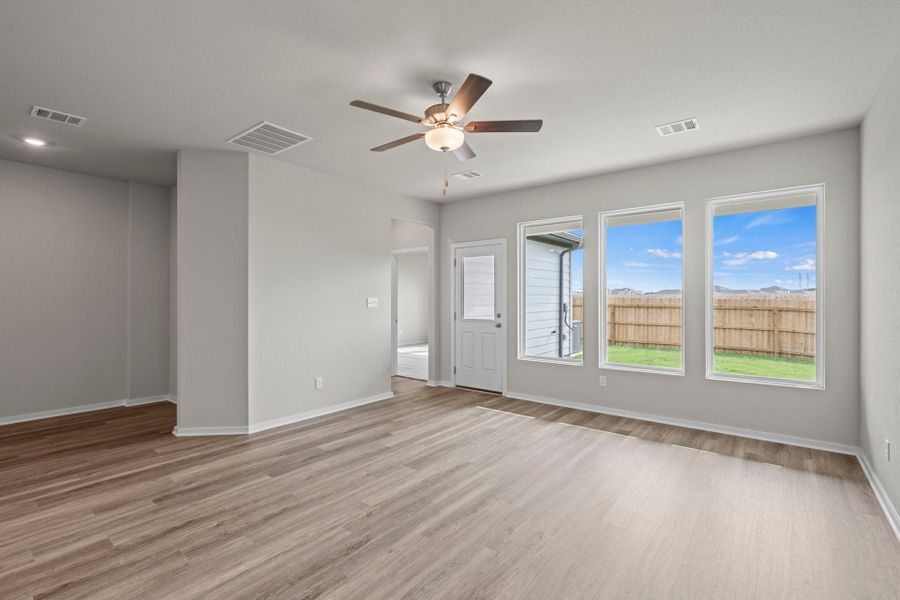 1,948sf New Home in TAYLOR, TX.  - Slide 16