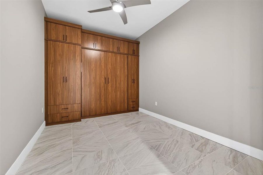 Spacious, unfurnished interior of a new home in , St. Petersburg (Image 25).