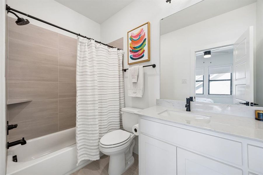 Furnished interior view inside a new home in Fields 50', Frisco (Image 31). Furnished interior view inside a new home in Fields 50', Frisco (Image 31).