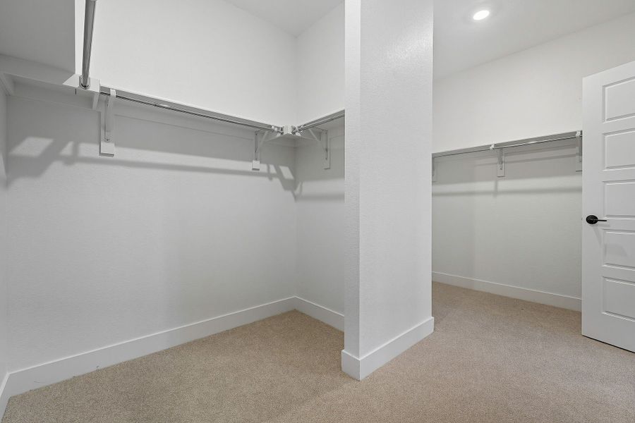 Spacious, unfurnished interior of a new home in Trailstone, Arvada (Image 17).