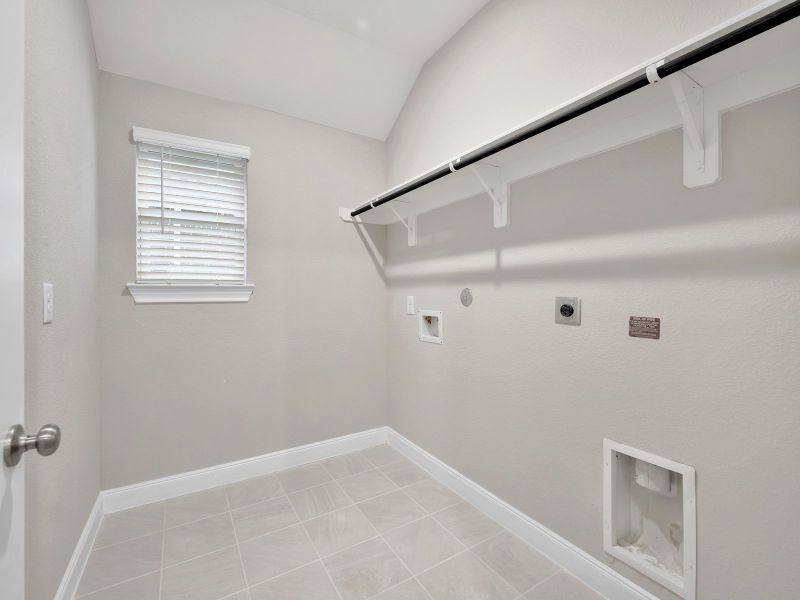 Spacious, unfurnished interior of a new home in Pine Lake Cove - Classic Series, Montgomery (Image 21).