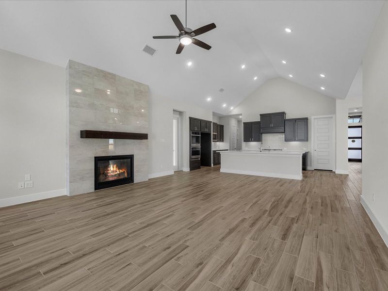 Spacious, unfurnished interior of a new home in Pecan Ridge, Fulshear (Image 13).