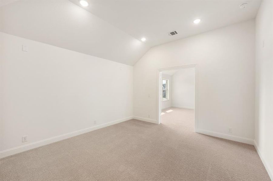 Spacious, unfurnished interior of a new home in Windsong Ranch, Prosper (Image 34).