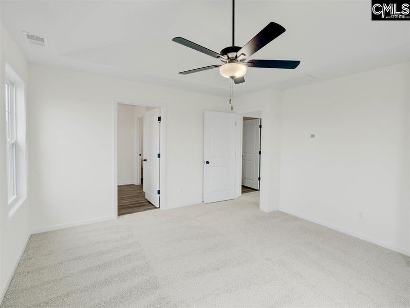 Spacious, unfurnished interior of a new home in Rolling Hills, Prosperity (Image 16).