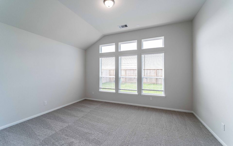 Spacious, unfurnished interior of a new home in Bay Creek, Baytown (Image 14).