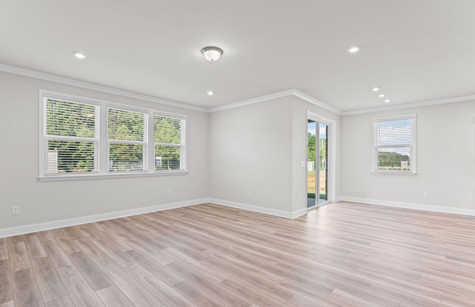 Spacious, unfurnished interior of a new home in Overland, Locust Grove (Image 30).