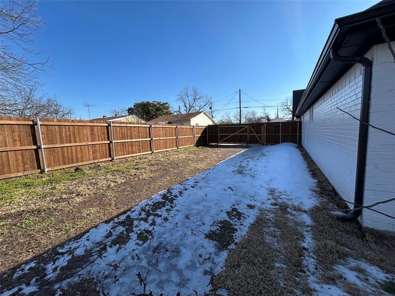 Exterior details and patio area of a home in , Terrell (Image 17).