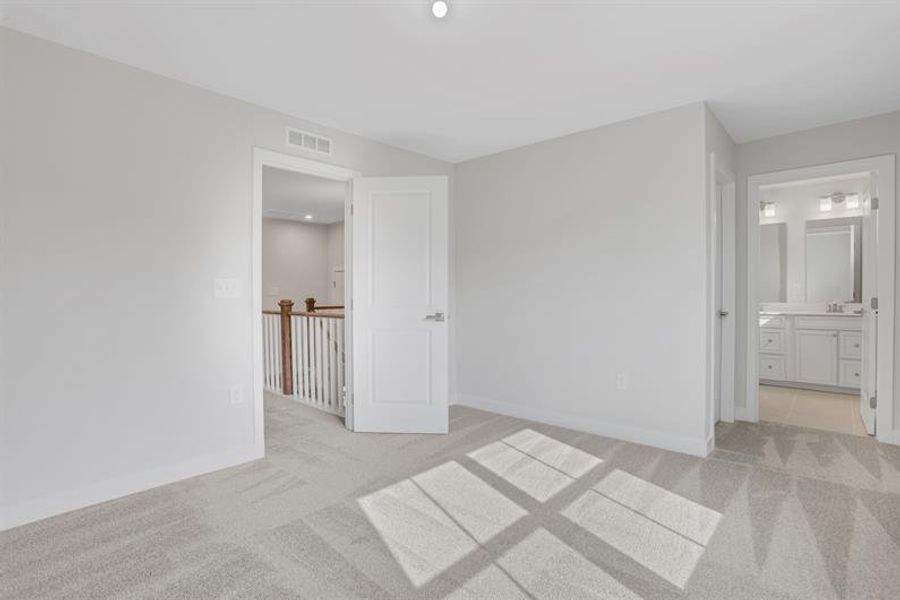 Spacious, unfurnished interior of a new home in Crystal Falls, Dawsonville (Image 43).