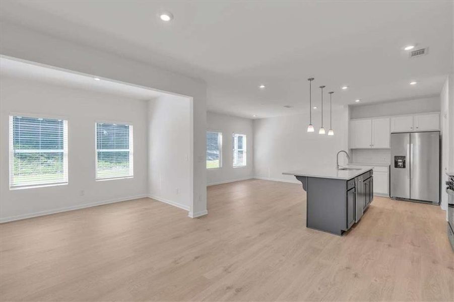 Spacious, unfurnished interior of a new home in The View at Groover's Lake, Lithia Springs (Image 31).