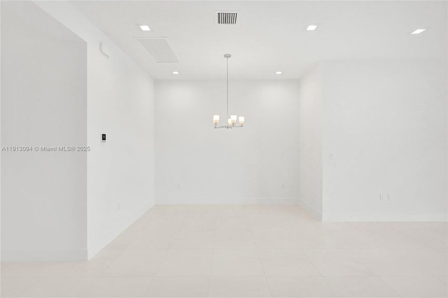 Spacious, unfurnished interior of a new home in Apex at Avenir, Palm Beach Gardens (Image 43).