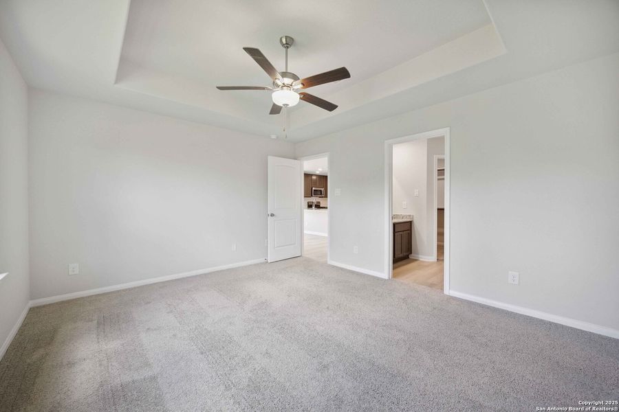 Spacious, unfurnished interior of a new home in , San Antonio (Image 9).