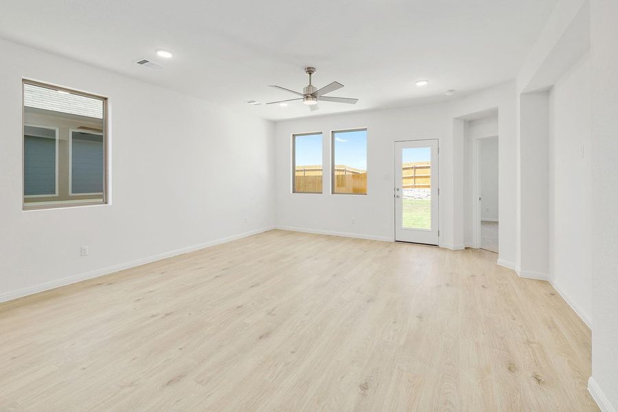 Spacious, unfurnished interior of a new home in Trinity Ranch, Elgin (Image 26). Spacious, unfurnished interior of a new home in Trinity Ranch, Elgin (Image 26).