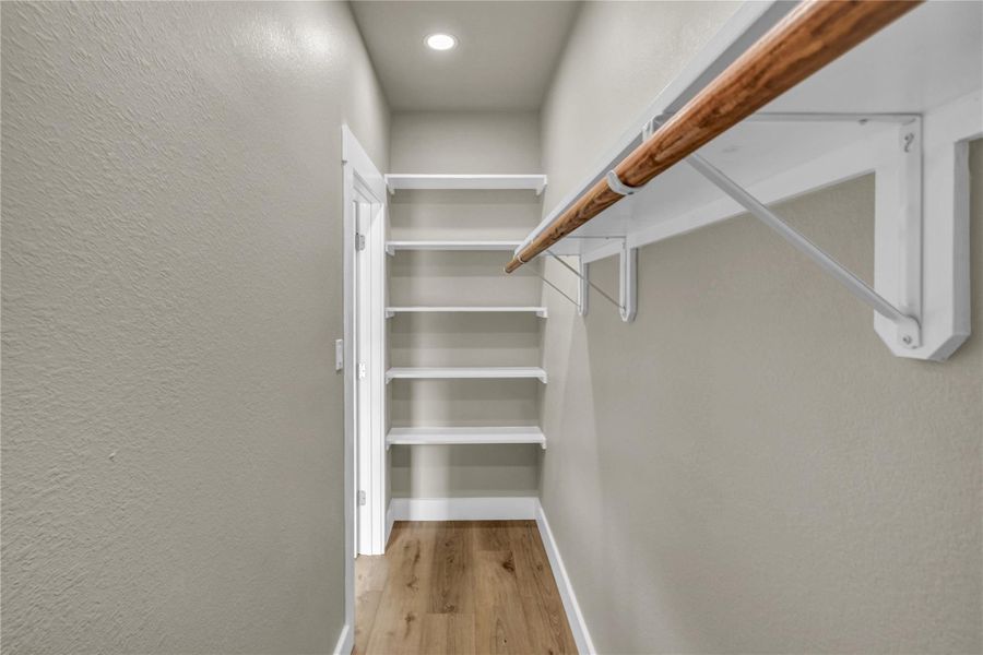 Spacious, unfurnished interior of a new home in , Angleton (Image 35).