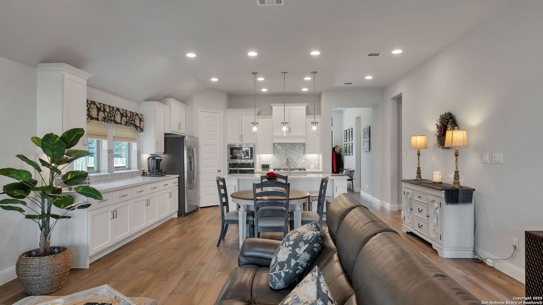 Furnished interior view inside a new home in Meadows Of Mill Creek 50', Seguin (Image 6). Furnished interior view inside a new home in Meadows Of Mill Creek 50', Seguin (Image 6).