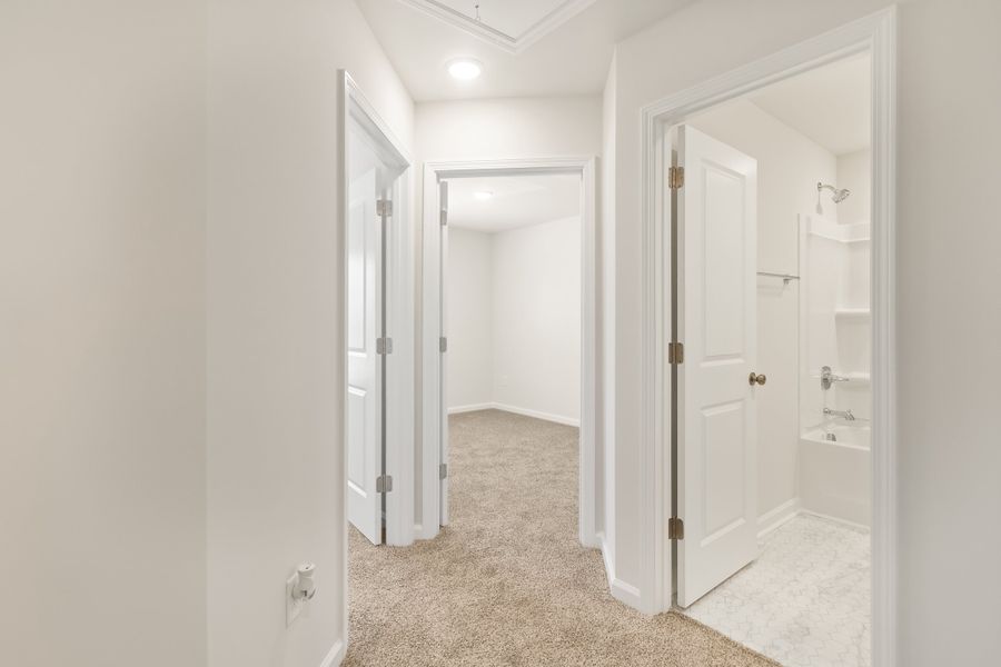 Representative unfurnished interior of a home built from the Haven by Veranda Homes in Pinehaven, Laurens (Image 21).