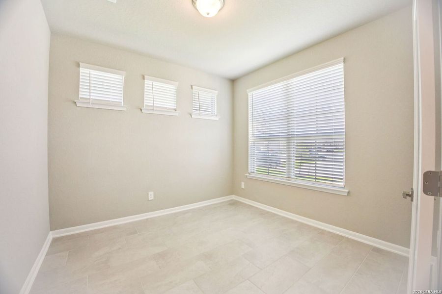 Spacious, unfurnished interior of a new home in , San Antonio (Image 37).