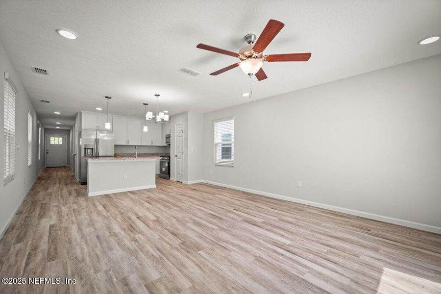 Spacious, unfurnished interior of a new home in , Jacksonville (Image 13).