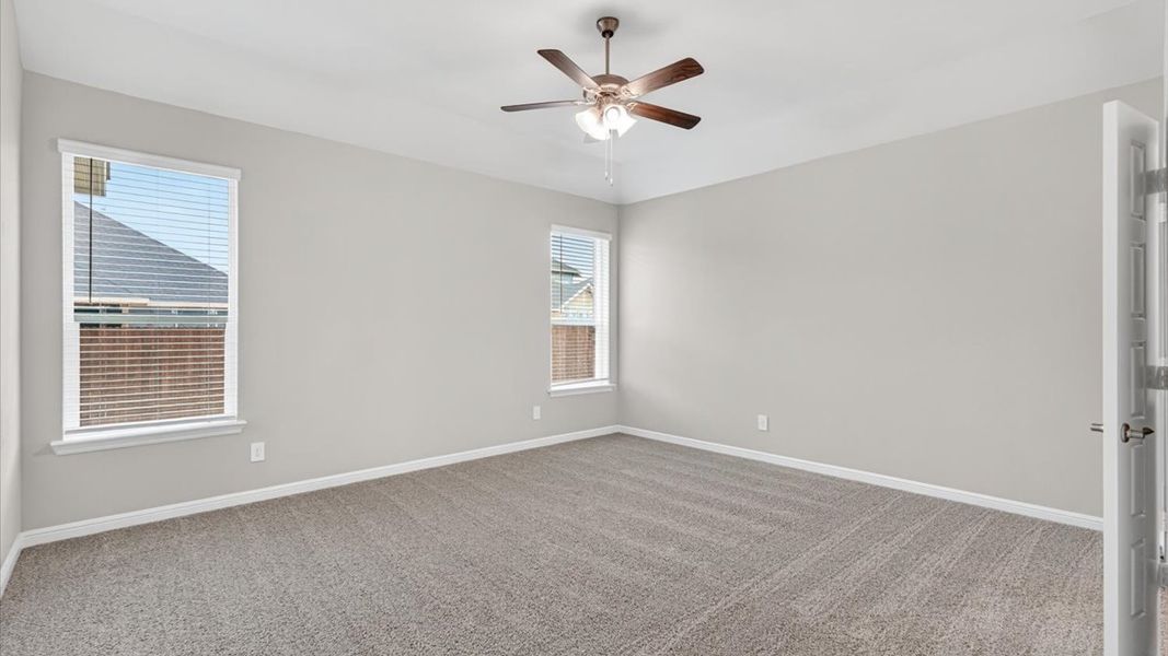 Spacious, unfurnished interior of a new home in Eden Ranch, Arlington (Image 18).
