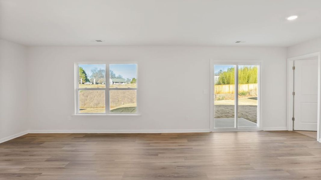 Spacious, unfurnished interior of a new home in Cascade Point, Seneca (Image 22).