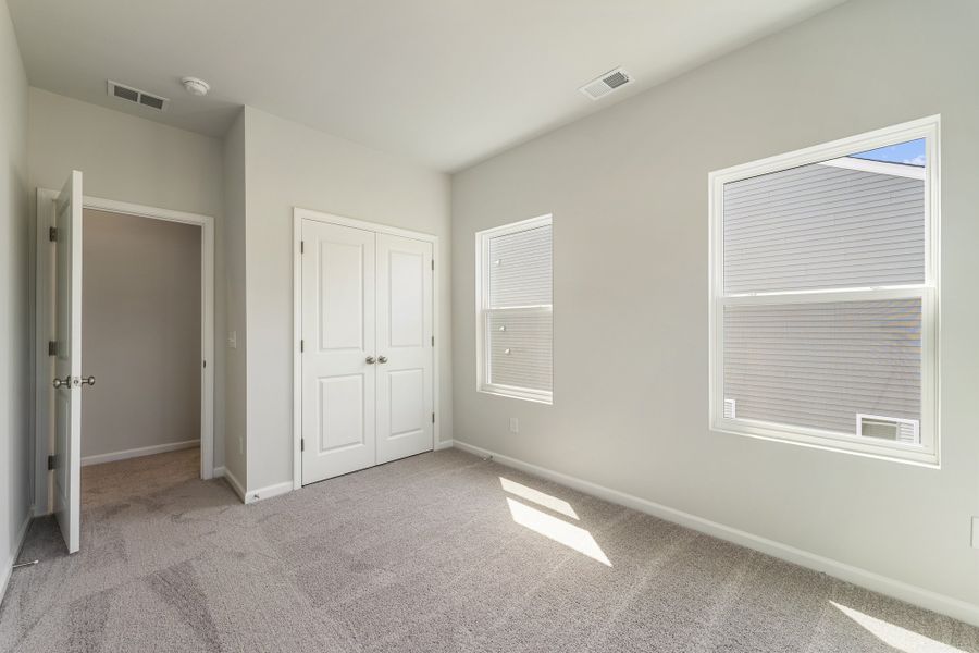 Spacious, unfurnished interior of a new home in Edwards Station, Taylors (Image 18).
