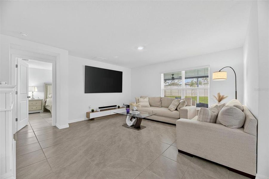 Furnished interior view inside a new home in North Park Isle, Plant City (Image 10).