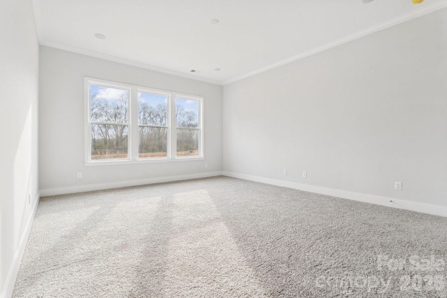 Spacious, unfurnished interior of a new home in Stonemill, Monroe (Image 7).