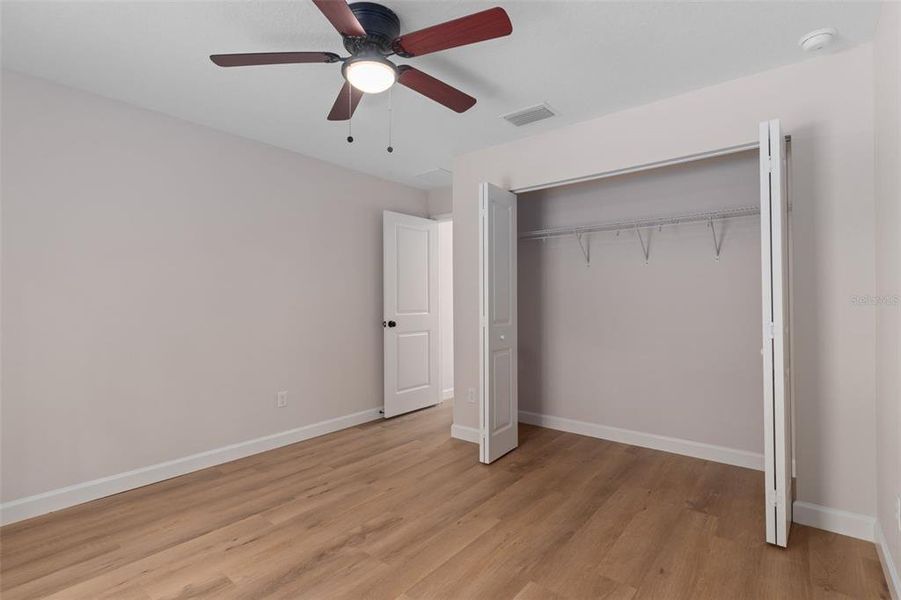 Spacious, unfurnished interior of a new home in , Citrus Springs (Image 32).