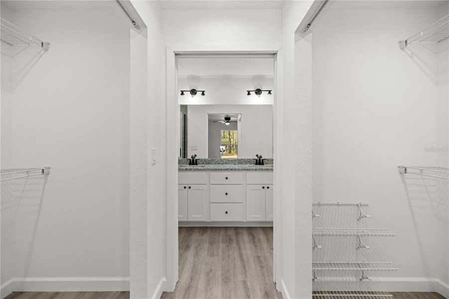 Furnished interior view inside a new home in , Dunnellon (Image 9).