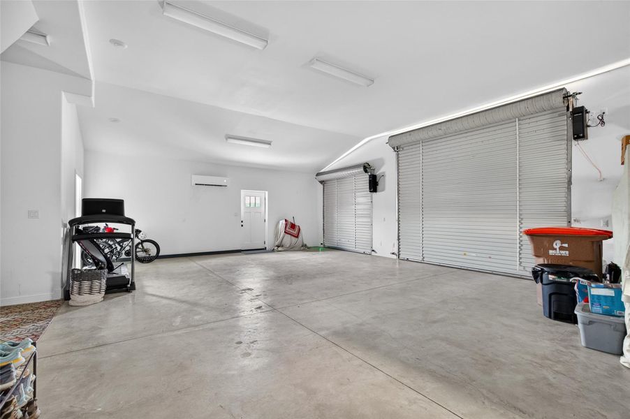 Barn Garage/ Workshop