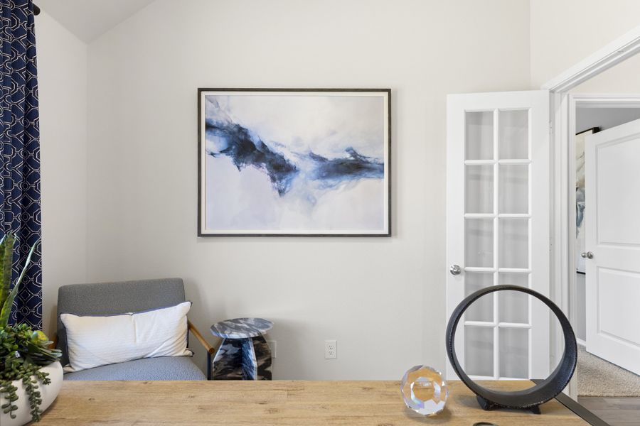 Representative furnished interior of a home built from the Concept 2065 by Risewell Homes in Summer Crest, Fort Worth (Image 31).