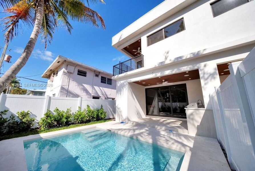 Exterior details and patio area of a home in , Fort Lauderdale (Image 37).