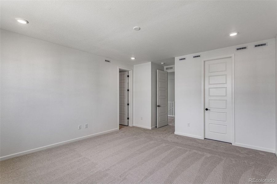 Spacious, unfurnished interior of a new home in Sugar Mill Village, Longmont (Image 12). Spacious, unfurnished interior of a new home in Sugar Mill Village, Longmont (Image 12).
