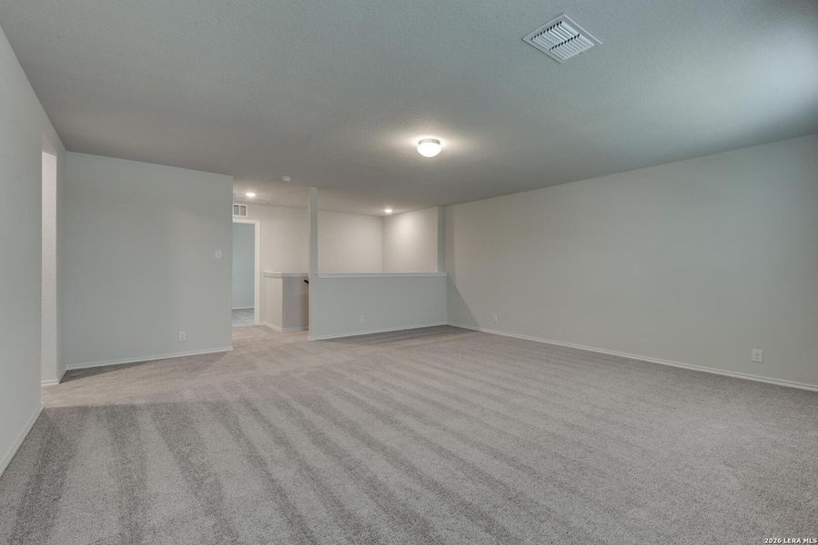 Spacious, unfurnished interior of a new home in Cordova Trails, Seguin (Image 13).