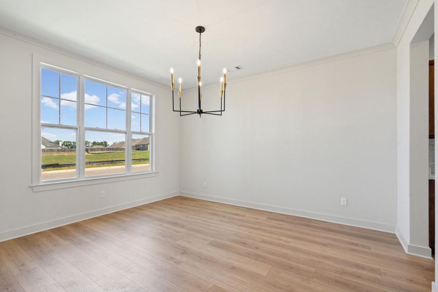 Spacious, unfurnished interior of a new home in White Oak, Arlington (Image 14).