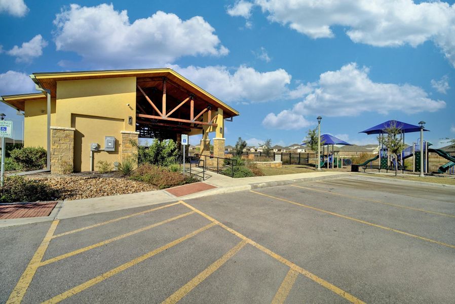 Community amenities in Seasons at Carillon, Manor (Image 38).