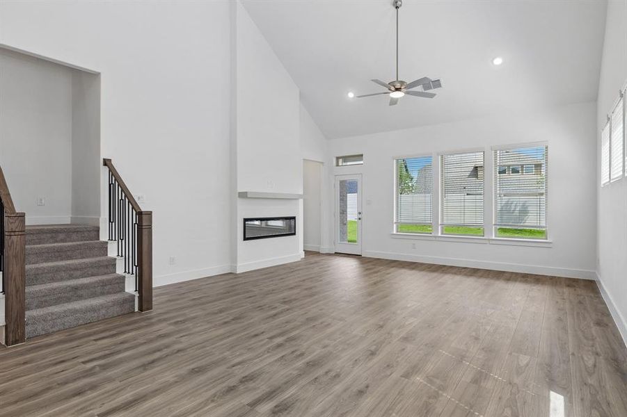 Spacious, unfurnished interior of a new home in Painted Tree Woodland West, McKinney (Image 21).