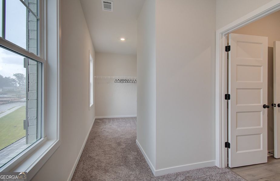 Spacious, unfurnished interior of a new home in Rosewood Lake Estates, Hoschton (Image 21).