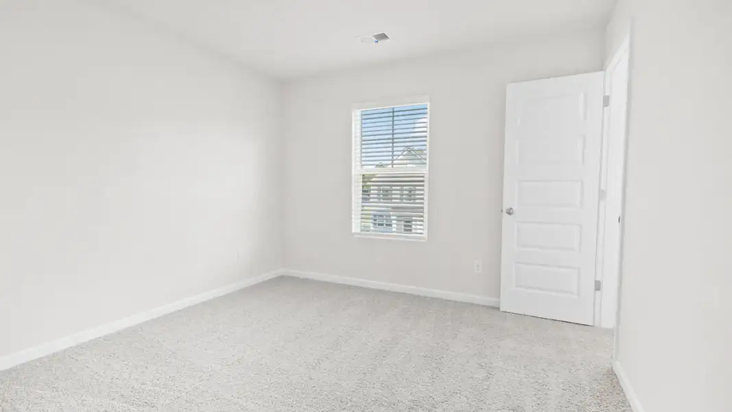Representative unfurnished interior of a home built from the Ansley by D.R. Horton in Walden Ridge, Macon (Image 26).