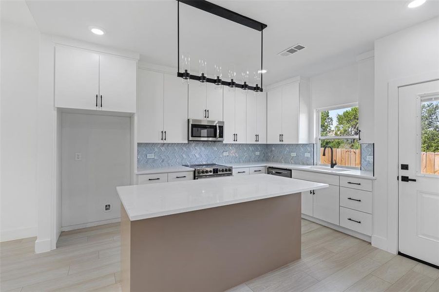 Furnished interior view inside a new home in , Granbury (Image 6). Furnished interior view inside a new home in , Granbury (Image 6).