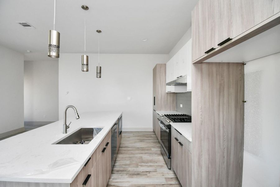 Quartz Countertops and Pendant Lighting Quartz Countertops and Pendant Lighting