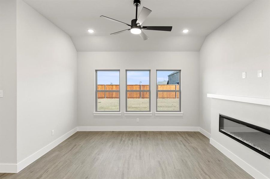 14. 2360 Bell - Family