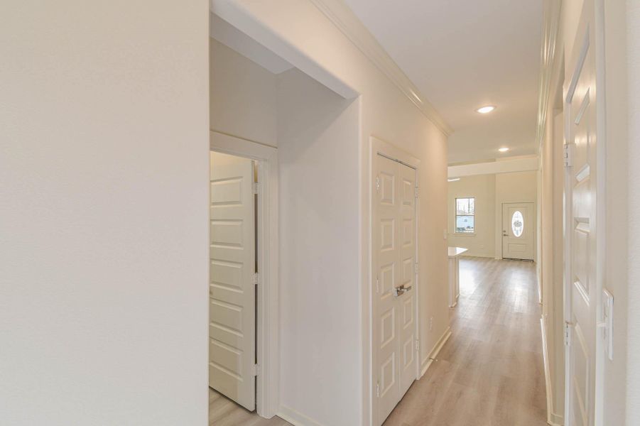 Spacious, unfurnished interior of a new home in , Rosenberg (Image 21).