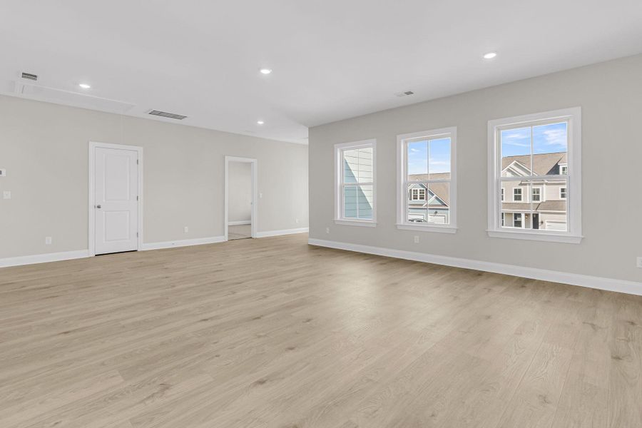 Spacious, unfurnished interior of a new home in Tidewater at Lakes of Cane Bay, Summerville (Image 40). Spacious, unfurnished interior of a new home in Tidewater at Lakes of Cane Bay, Summerville (Image 40).
