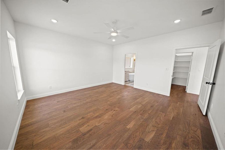 Spacious, unfurnished interior of a new home in , Tyler (Image 28).