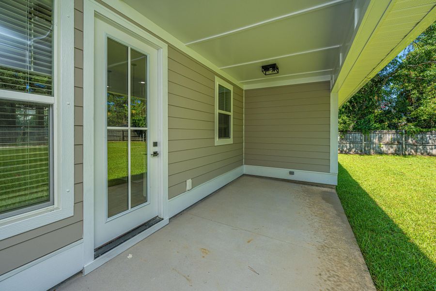 Exterior details and patio area of a home in , Hanahan (Image 18).