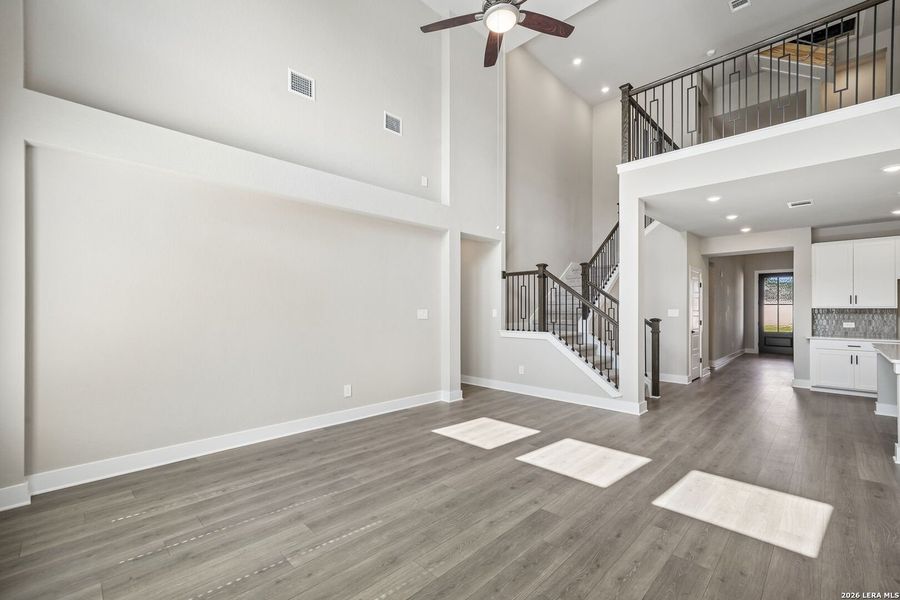 Spacious, unfurnished interior of a new home in Fox Falls, Boerne (Image 29).