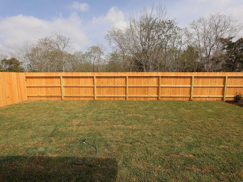 Exterior details and patio area of a home in Ambrose, La Marque (Image 3).