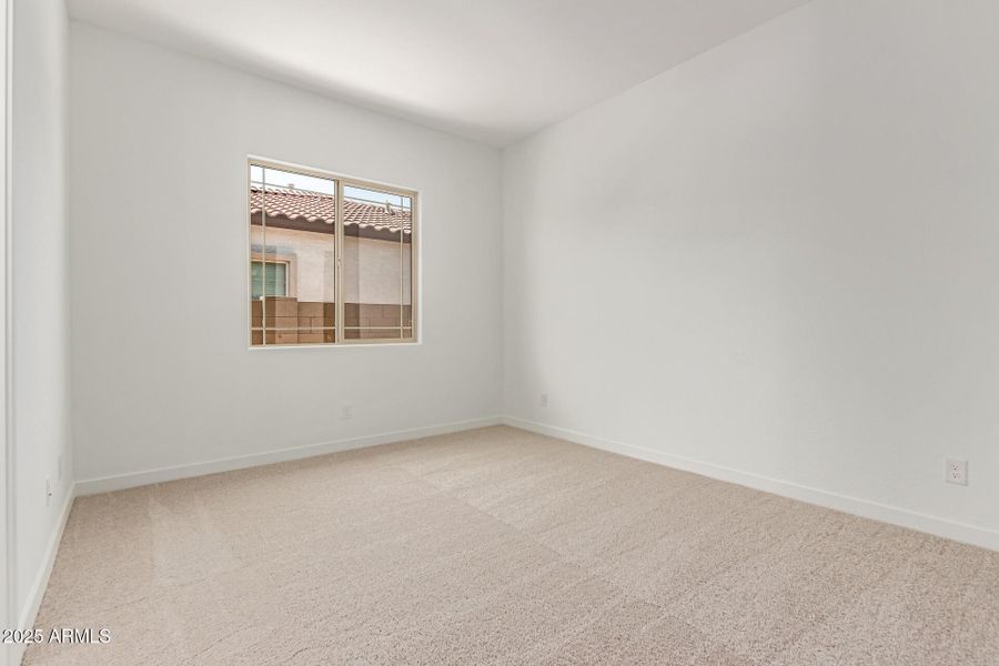 25 - Saddle 25 - Saddle