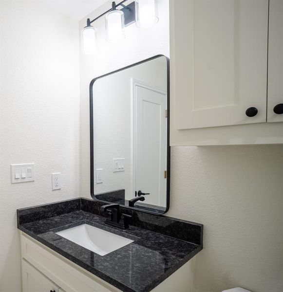 Furnished interior view inside a new home in , Mexia (Image 5).